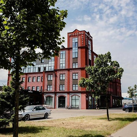 Willing Hotel Minsk Buitenkant foto