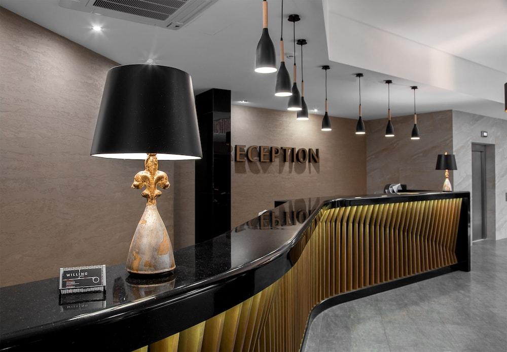 Willing Hotel Minsk Buitenkant foto