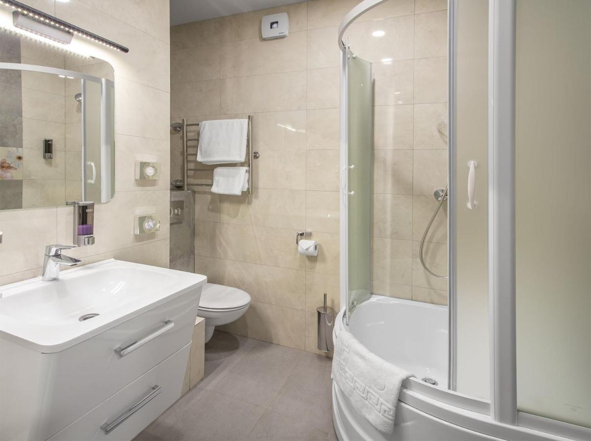 Willing Hotel Minsk Buitenkant foto