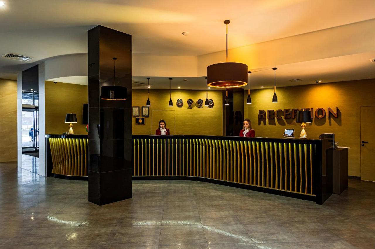 Willing Hotel Minsk Buitenkant foto