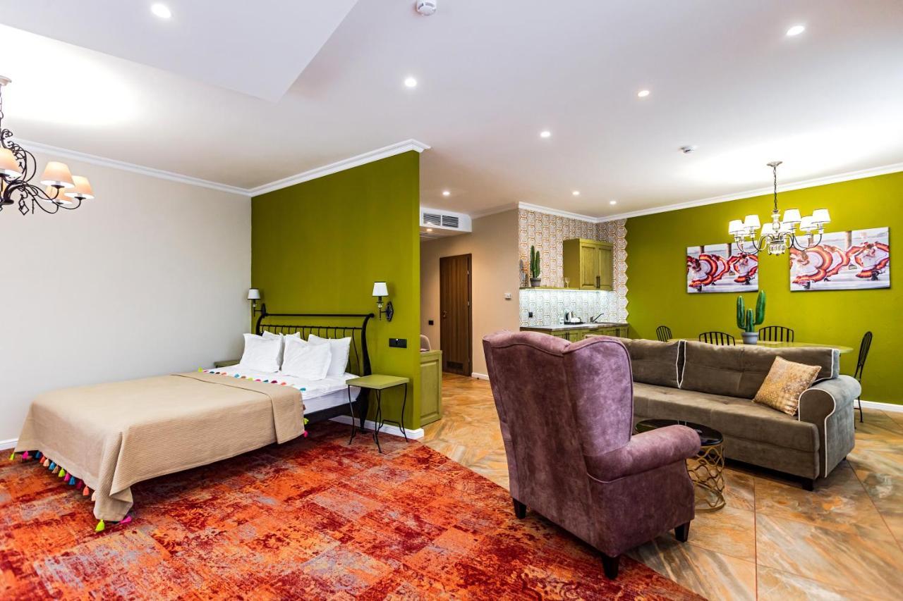 Willing Hotel Minsk Buitenkant foto