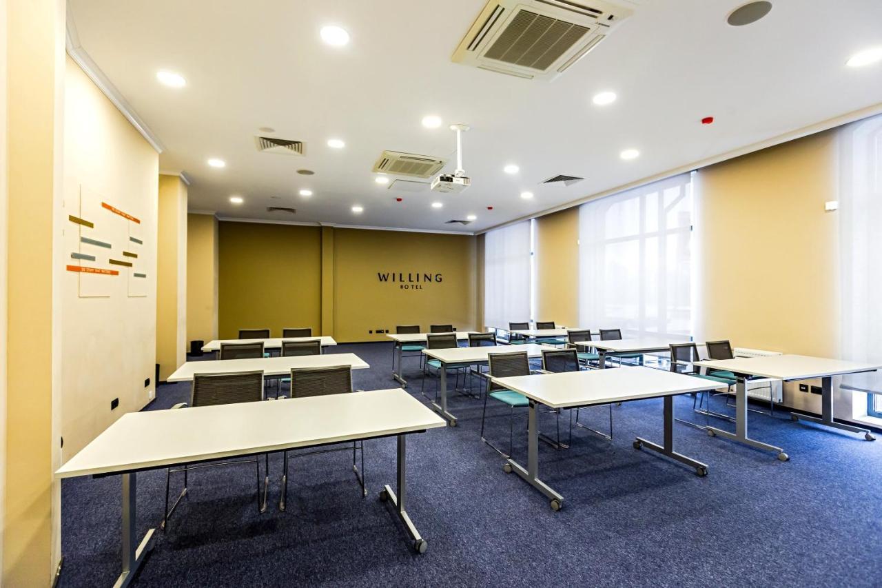 Willing Hotel Minsk Buitenkant foto