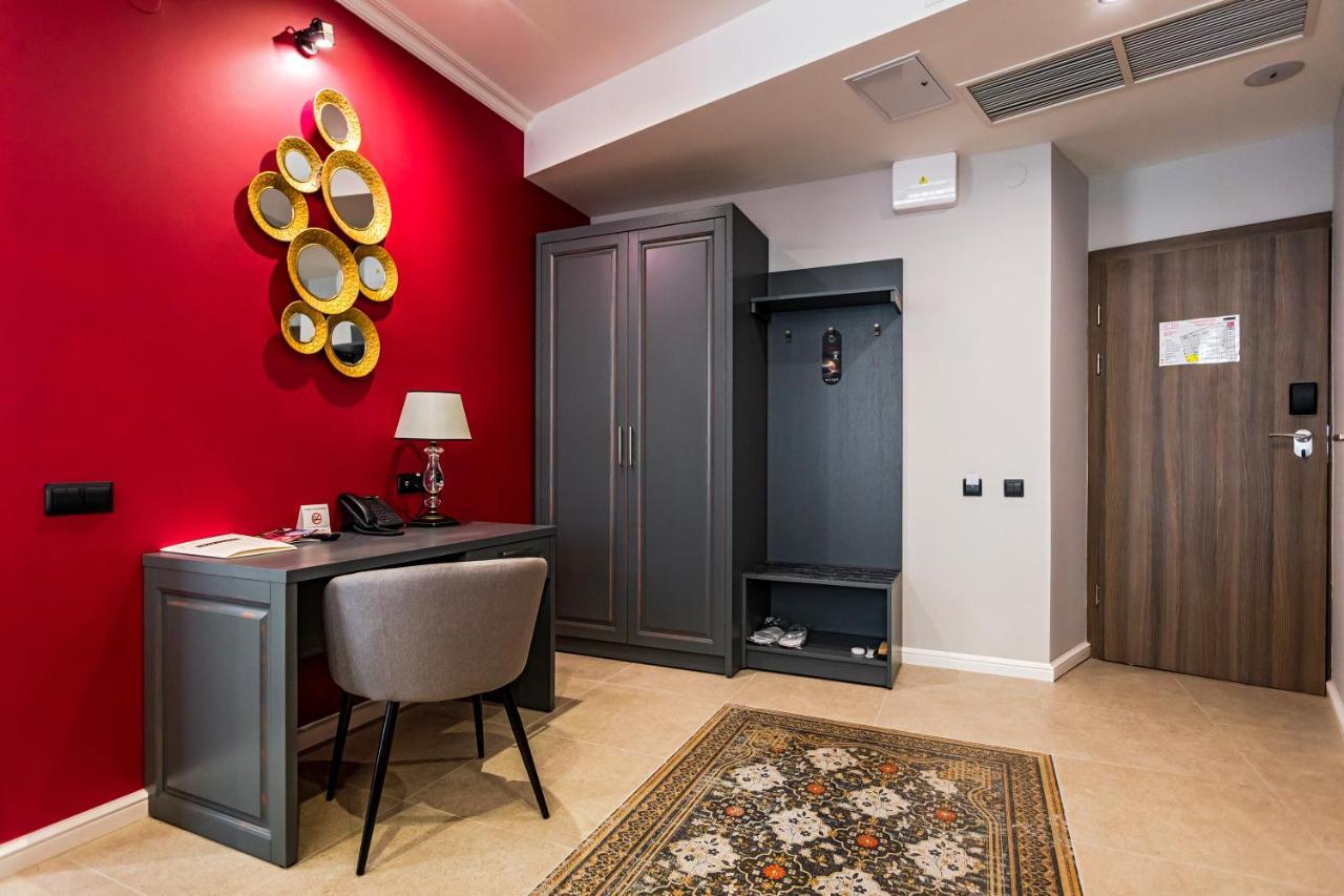 Willing Hotel Minsk Buitenkant foto
